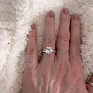 925 Sterling Silver & CZ Round Cut Engagement Ring- HIGH QUALITY